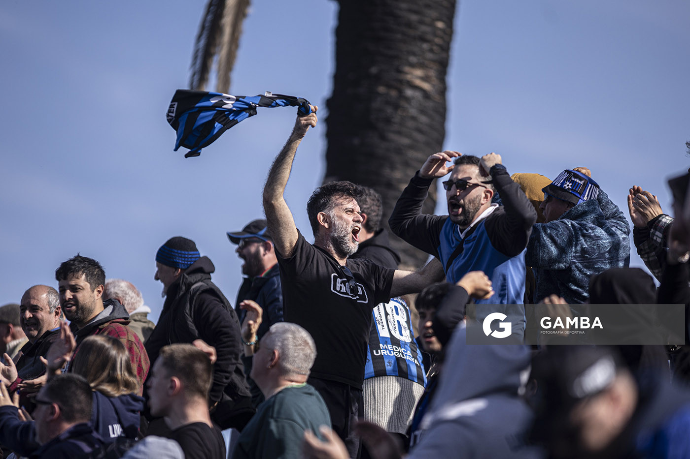 Hinchas de Liverpool. Torneo Intermedio. Estadio Belvedere.