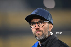 Ignacio Ithurralde, director técnico de Defensor Sporting. Torneo Intermedio. Estadio Campeón del Siglo.