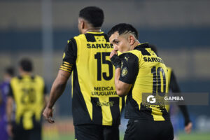 Leonardo Fernández, de Peñarol. Torneo Intermedio. Estadio Campeón del Siglo.