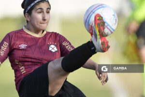Romina Alberti, de Wanderers. Campeonato Uruguayo de Fútbol Femenino. Parque Ancap.