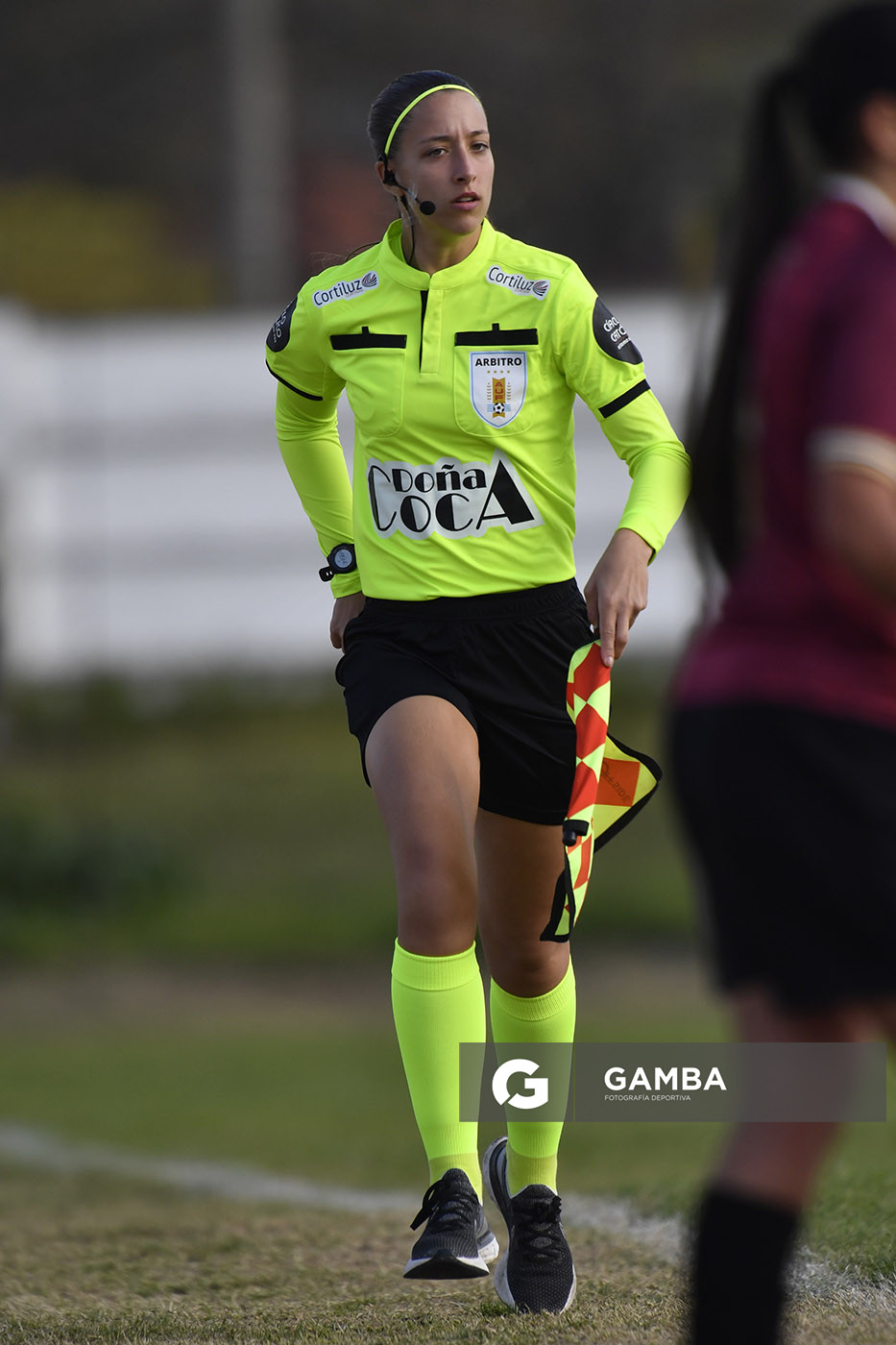 Tatiana Lasso, segundo árbitro asistente. Campeonato Uruguayo de Fútbol Femenino. Parque Ancap.