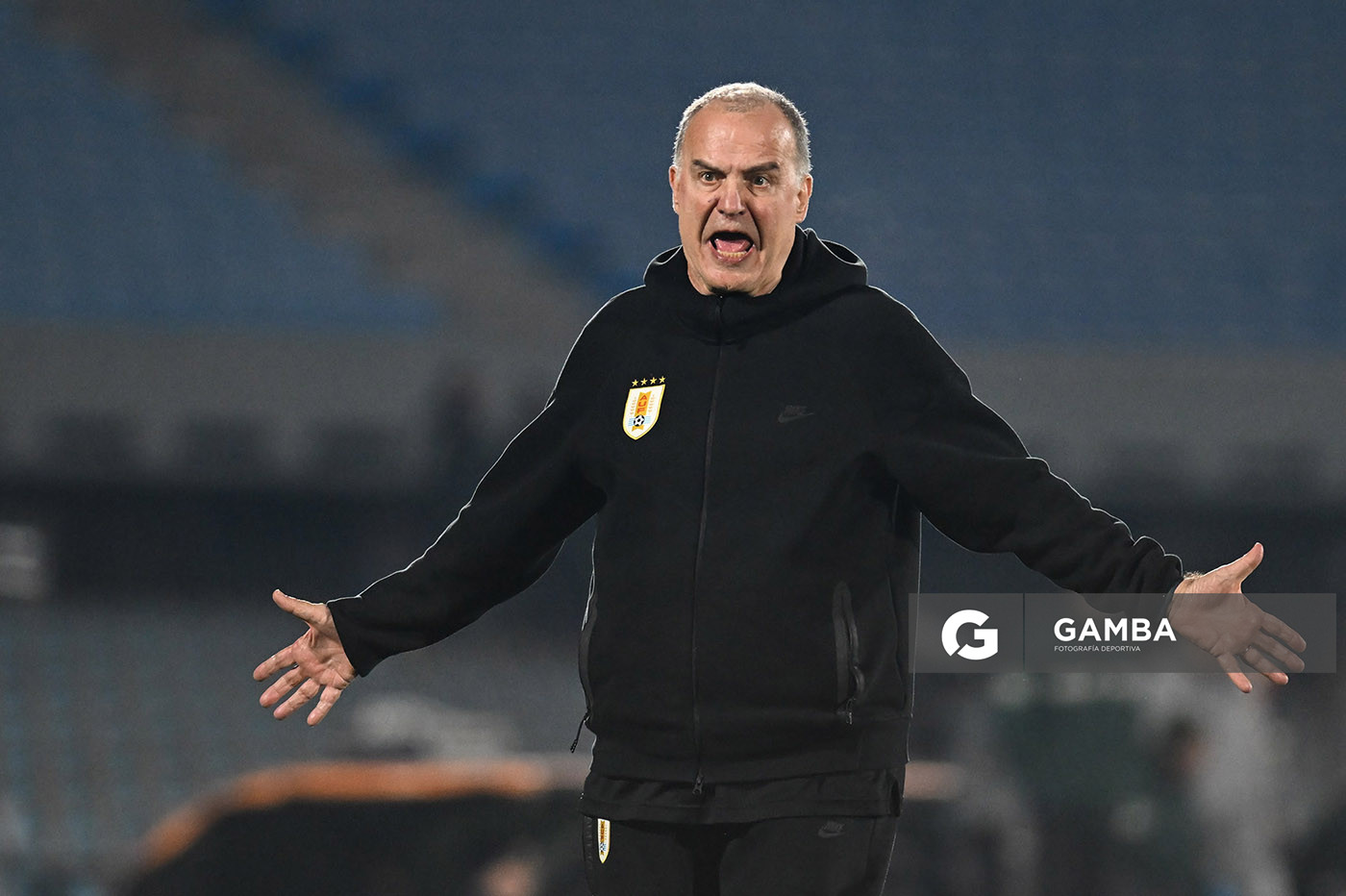 Marcelo Bielsa, director técnico de Uruguay. Eliminatorias Sudamericanas. Estadio Centenario.