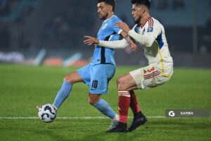 Giorgian de Arrascaeta, de Uruguay. Eliminatorias Sudamericanas. Estadio Centenario.