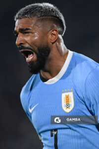 Rodrigo Aguirre, de Uruguay. Eliminatorias Sudamericanas. Estadio Centenario.