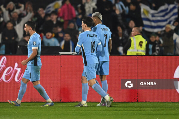 Giorgian de Arrascaeta, de Uruguay. Eliminatorias Sudamericanas. Estadio Centenario.