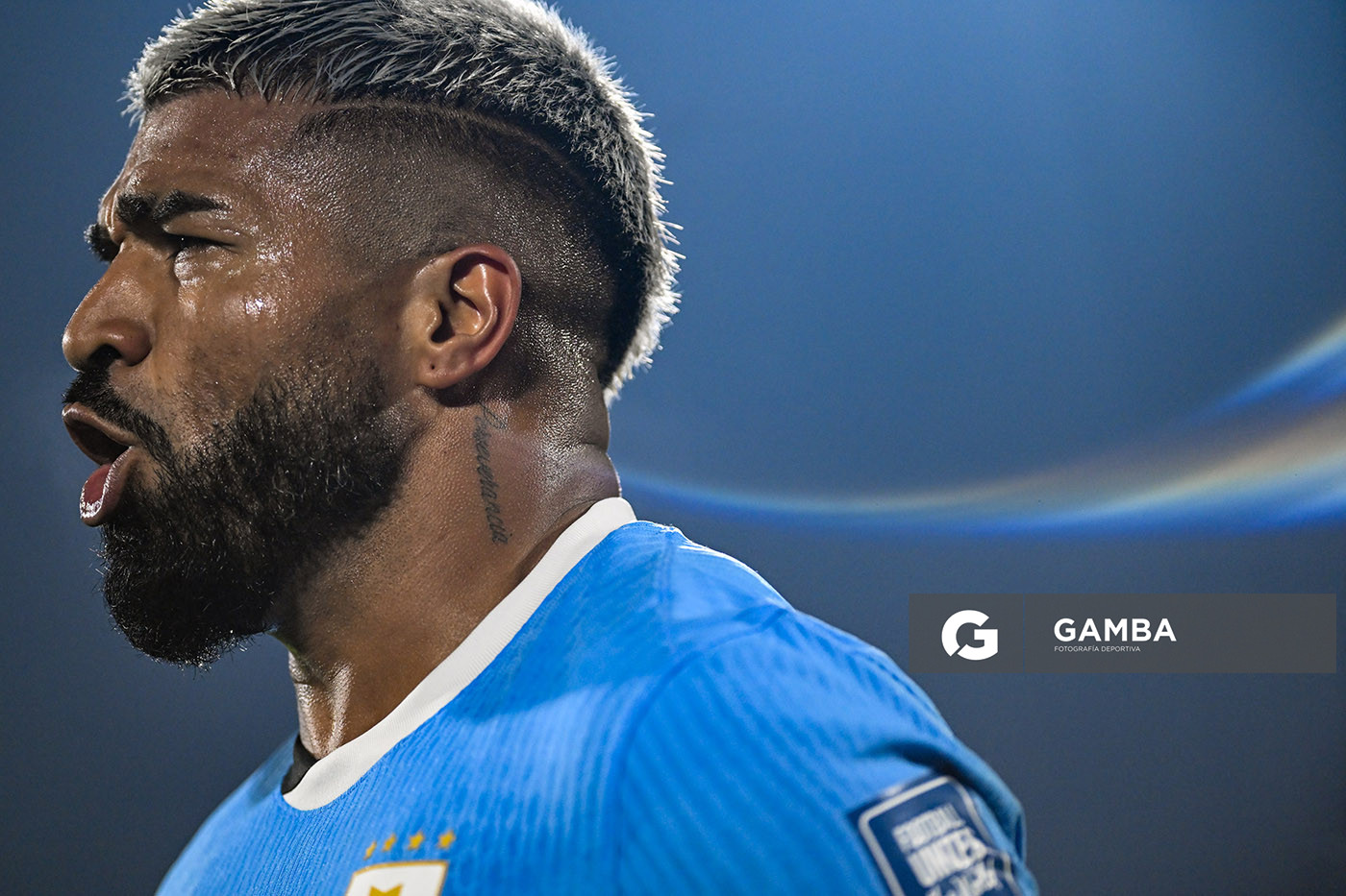 Rodrigo Aguirre, de Uruguay. Eliminatorias Sudamericanas. Estadio Centenario.