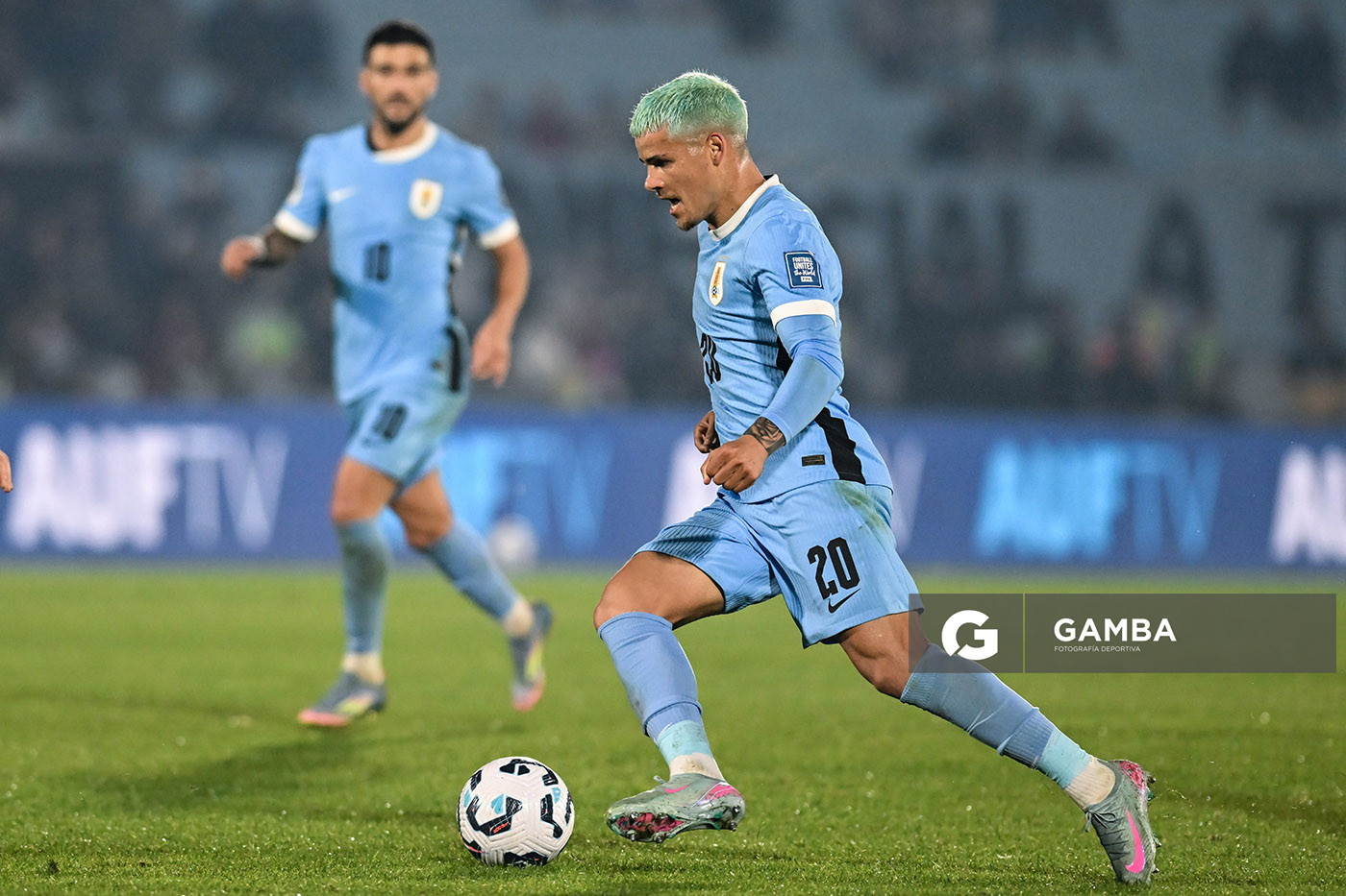 Maximiliano Araújo, de Uruguay. Eliminatorias Sudamericanas. Estadio Centenario.