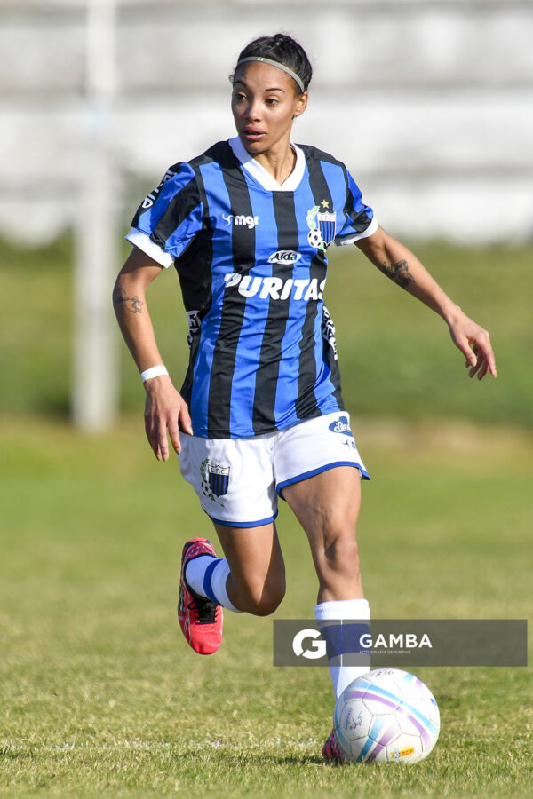 Victoria Galli, de Liverpool. Campeonato Uruguayo de Fútbol Femenino. Parque Ancap.