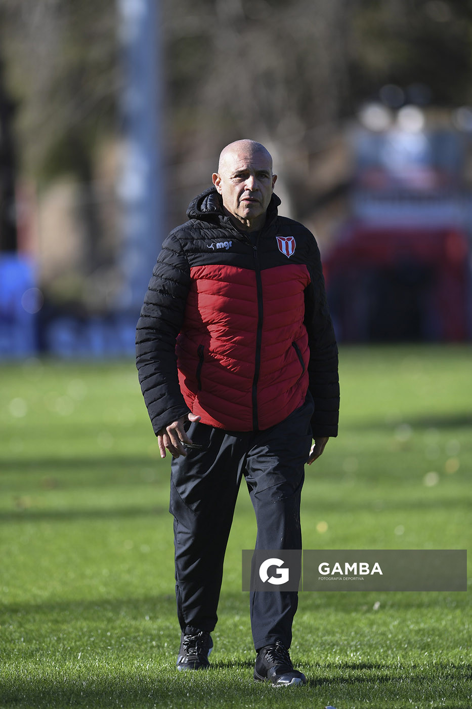 Julio Rivas, director técnico de River Plate. Torneo Intermedio. Estadio Parque Saroldi.