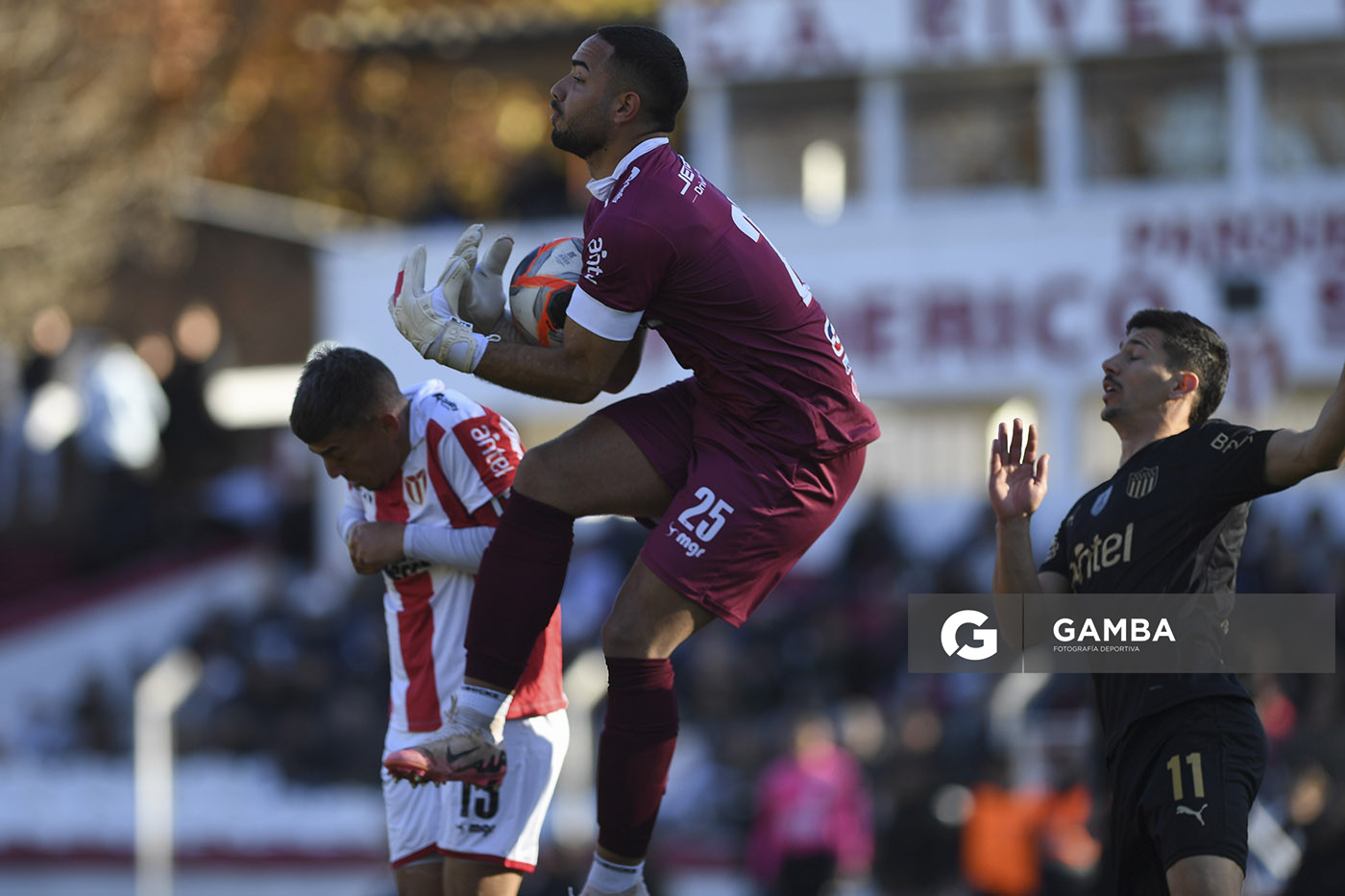 Fabrizio Correa, golero de River Plate. Torneo Intermedio. Estadio Parque Saroldi.