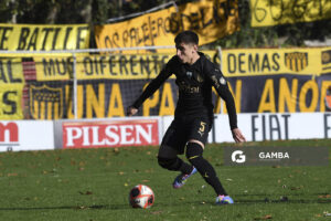 Ignacio Sosa, de Peñarol. Torneo Intermedio. Estadio Parque Saroldi.