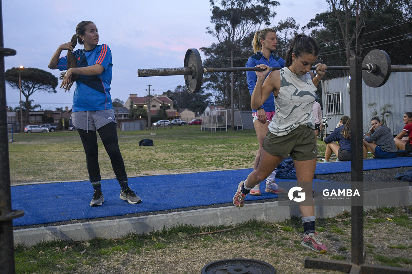 Las Cimarronas. Cancha Celeste. Entrenamiento de la selección uruguaya femenina de Hockey.