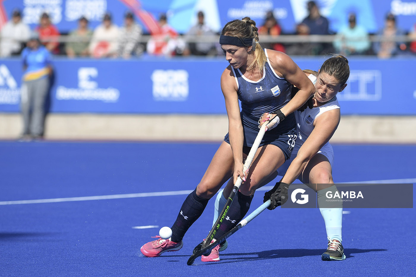 Julieta Jankunas, de Argentina. Agustina Taborda, de Uruguay. Juegos Panamericanos Santiago 2023. Estadio Nacional Julio Martínez.
