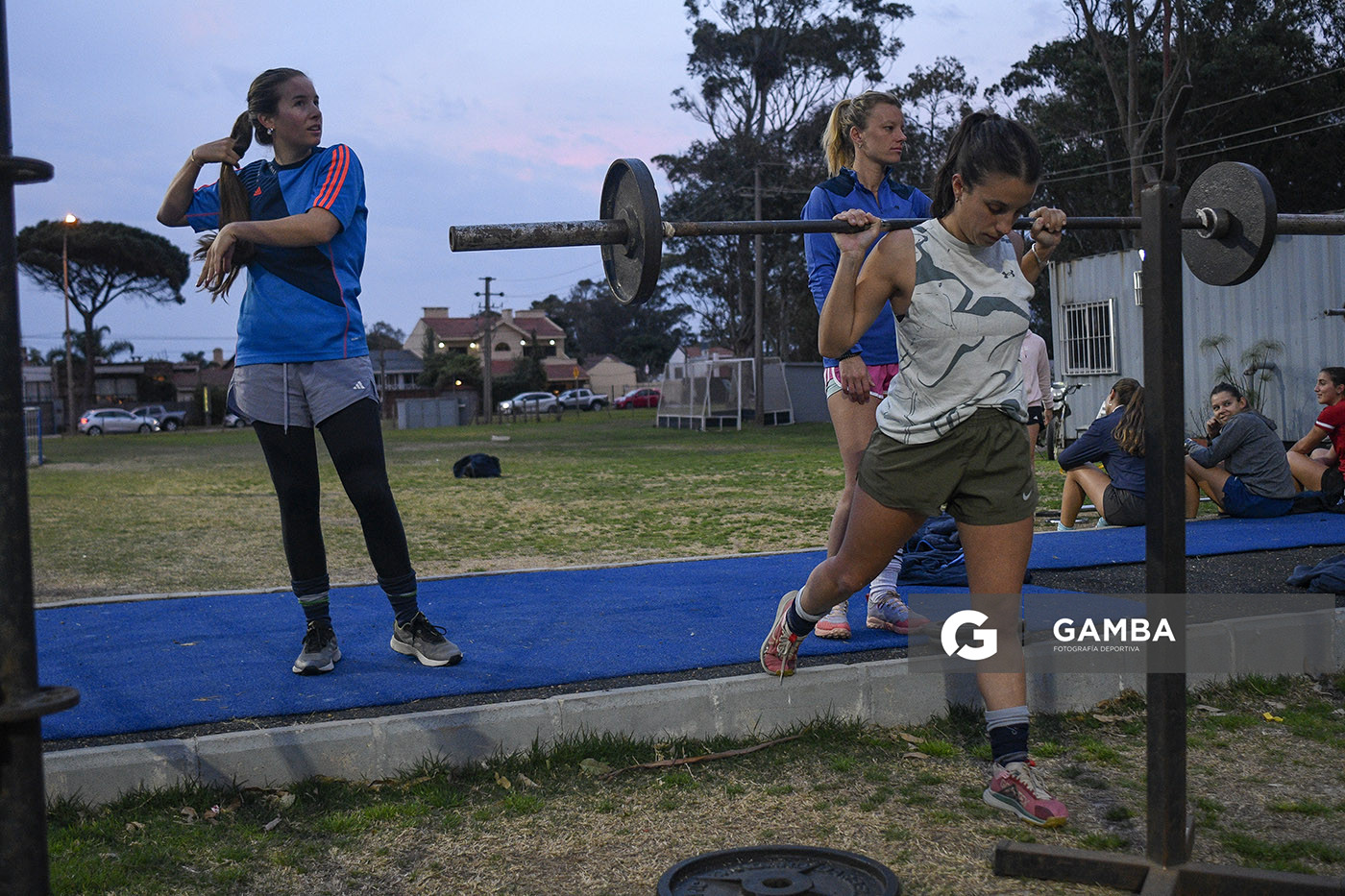 Las Cimarronas. Cancha Celeste. Entrenamiento de la selección uruguaya femenina de Hockey.
