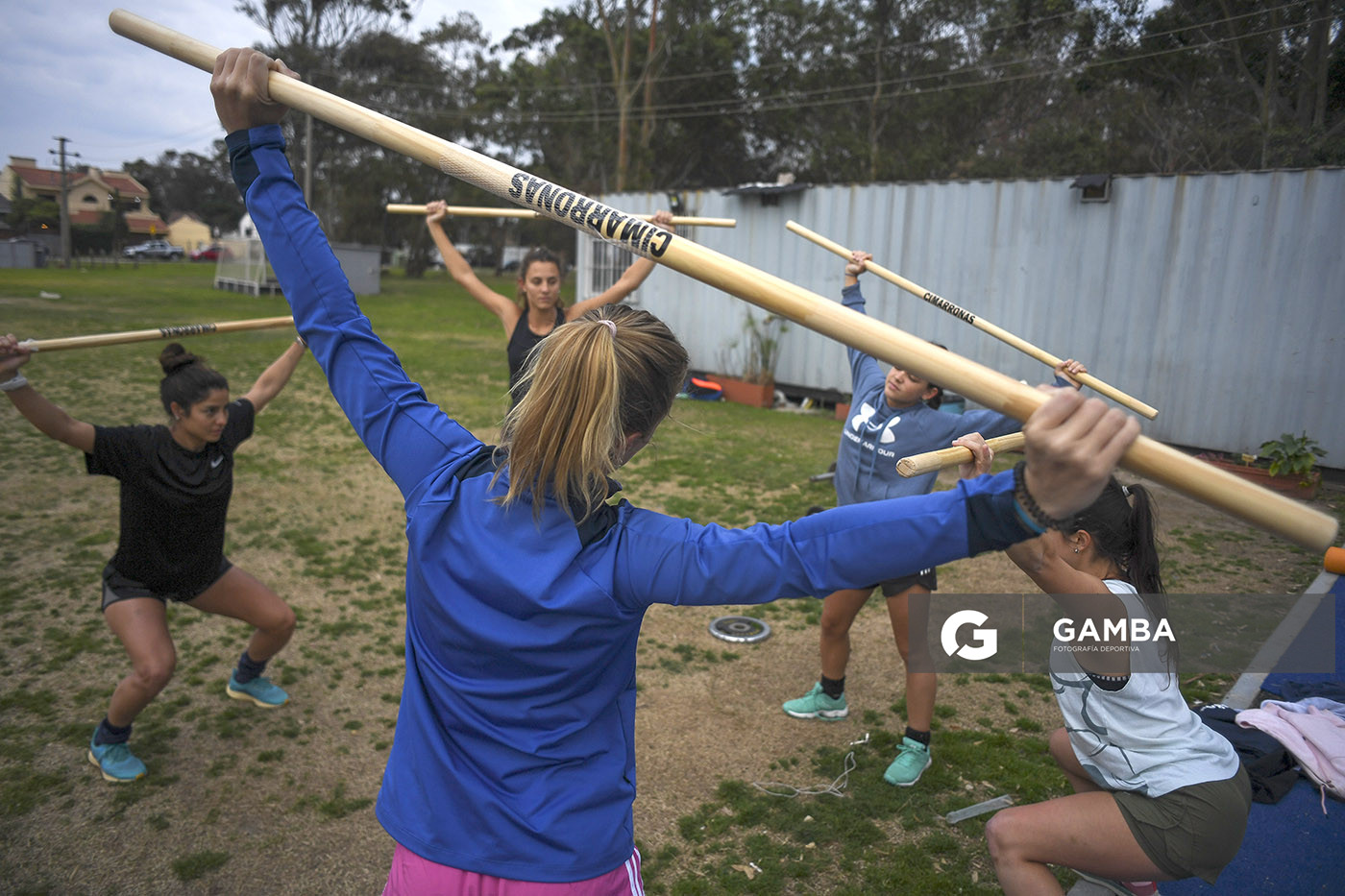 Cancha Celeste. Entrenamiento de la selección uruguaya femenina de Hockey.