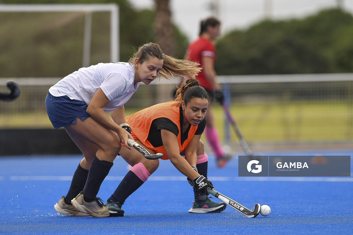 Manuela Quiñones y Florencia Peñalba. Cancha Celeste. Entrenamiento de la selección uruguaya femenina de Hockey.