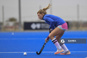 Paula Carvalho. Cancha Celeste. Entrenamiento de la selección uruguaya femenina de Hockey.