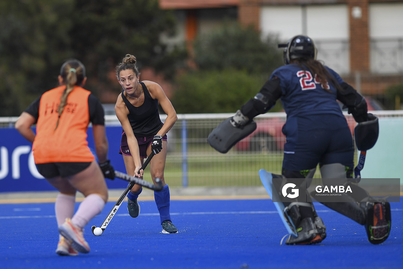 Constanza Barrandeguy Fernández. Cancha Celeste. Entrenamiento de la selección uruguaya femenina de Hockey.