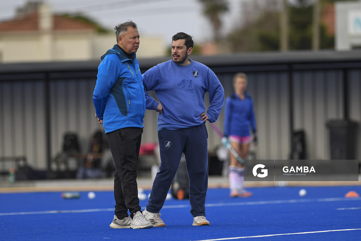 Rolando “Rolo” Rivero y Nicolás Tixe. Cancha Celeste. Entrenamiento de la selección uruguaya femenina de Hockey.