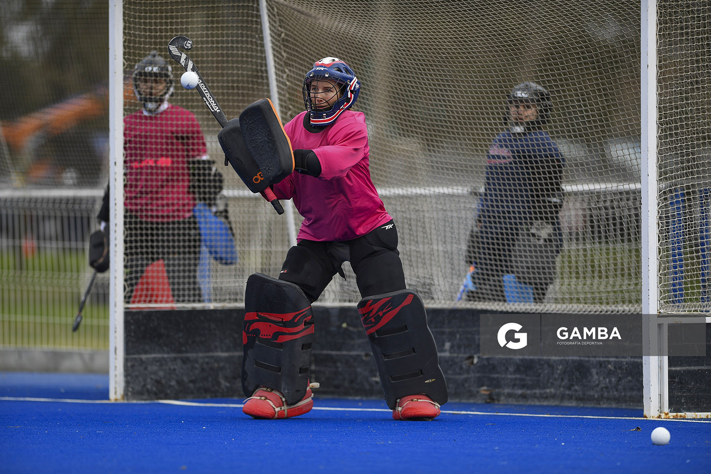 María Eugenia Montans. Cancha Celeste. Entrenamiento de la selección uruguaya femenina de Hockey.