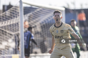 Maximiliano Silvera, de Peñarol. Torneo Intermedio. Estadio Belvedere.