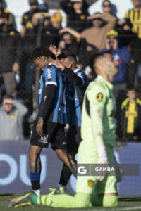 Abel Hernández, de Liverpool. Torneo Intermedio. Estadio Belvedere.