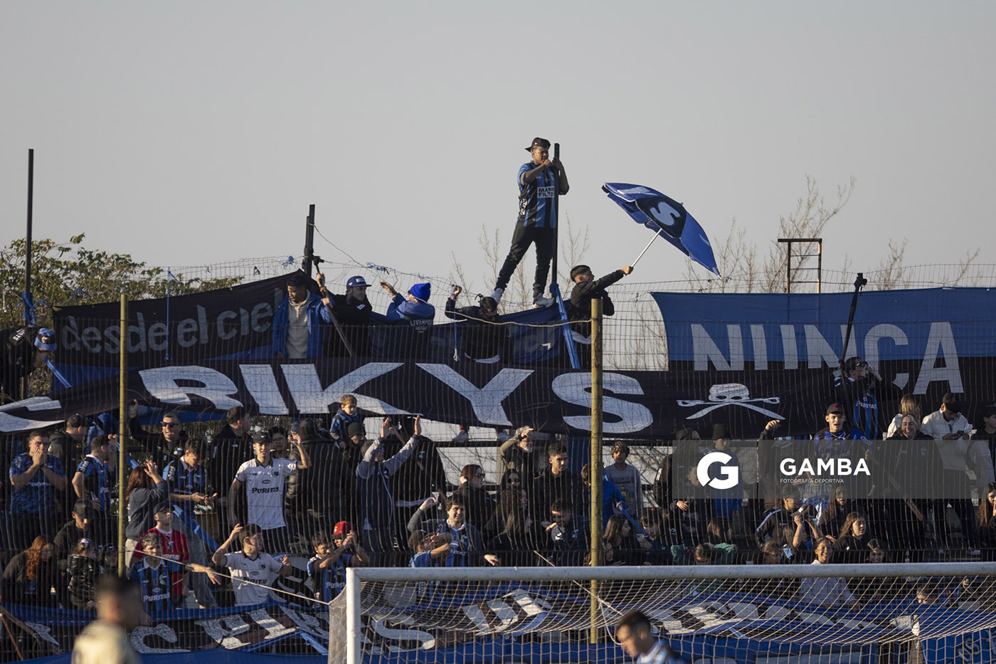 Hinchas de Liverpool. Torneo Intermedio. Estadio Belvedere.