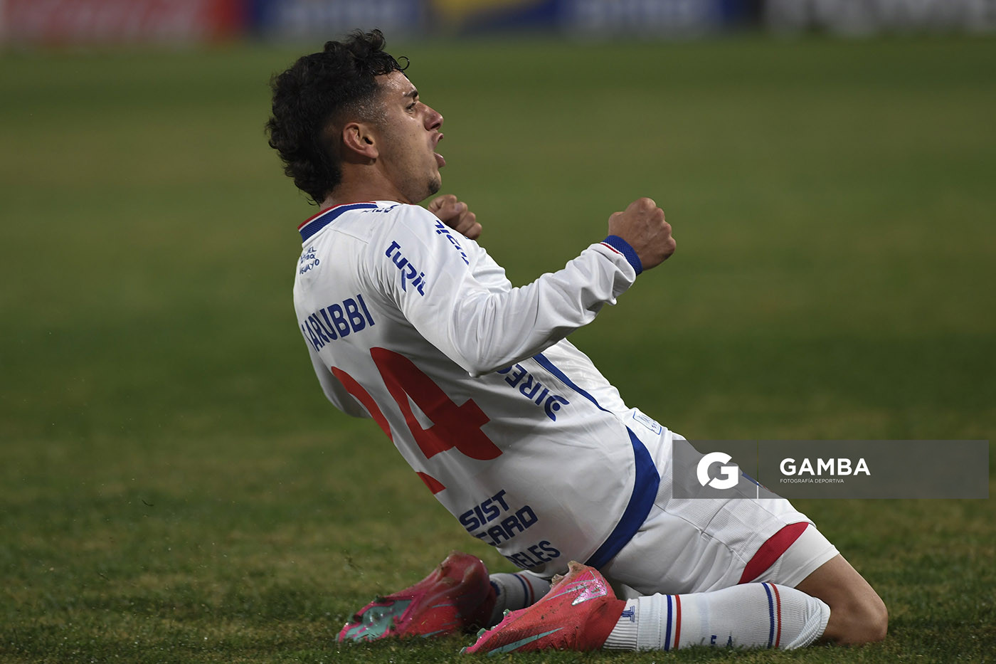 Exequiel Mereles, de Nacional. Torneo Intermedio. Estadio Gran Parque Central.