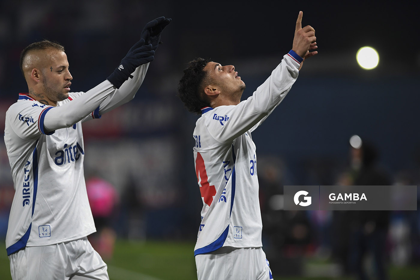 Exequiel Mereles, de Nacional. Torneo Intermedio. Estadio Gran Parque Central.