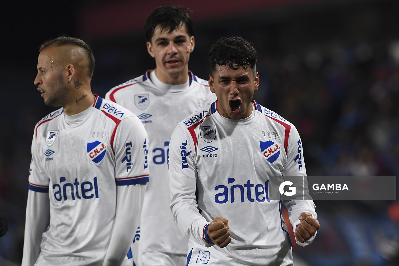 Exequiel Mereles, de Nacional. Torneo Intermedio. Estadio Gran Parque Central.