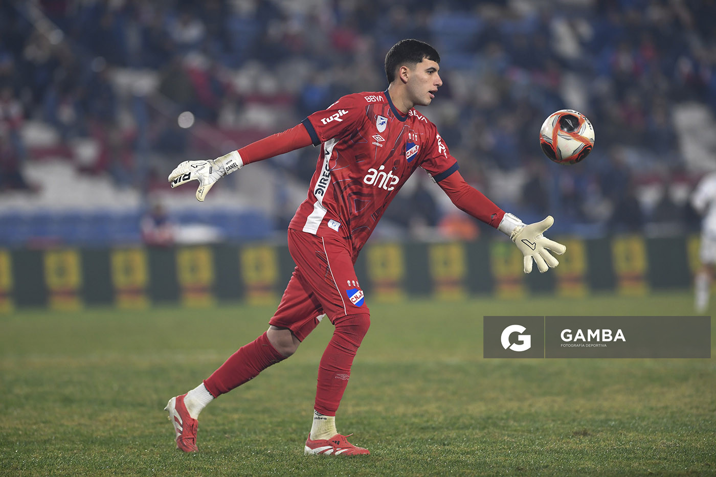 Ignacio Suárez, golero de Nacional. Torneo Intermedio. Estadio Gran Parque Central.