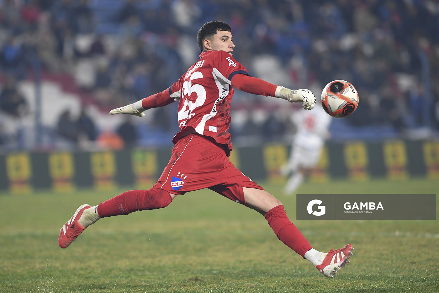 Ignacio Suárez, golero de Nacional. Torneo Intermedio. Estadio Gran Parque Central.