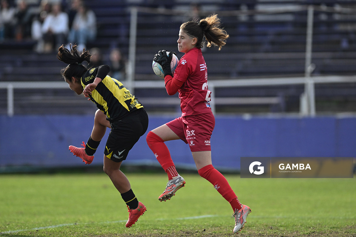 Romina Olmedo, golera de Defensor Sporting. Campeonato Uruguayo de Fútbol Femenino. Estadio Luis Franzini.