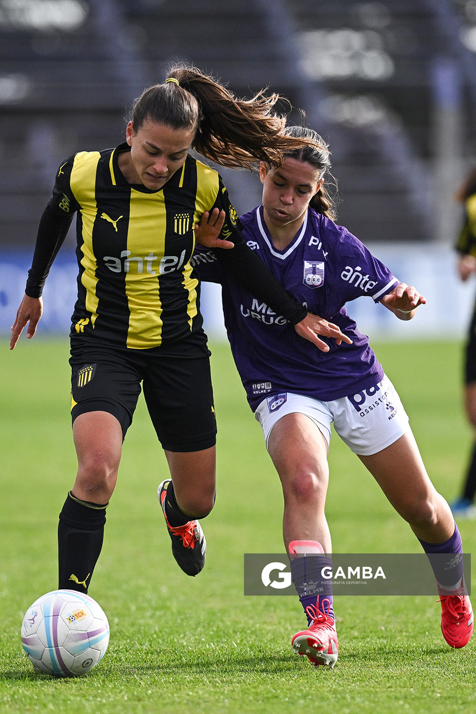 Josefina Villa, de Peñarol. Campeonato Uruguayo de Fútbol Femenino. Estadio Luis Franzini.