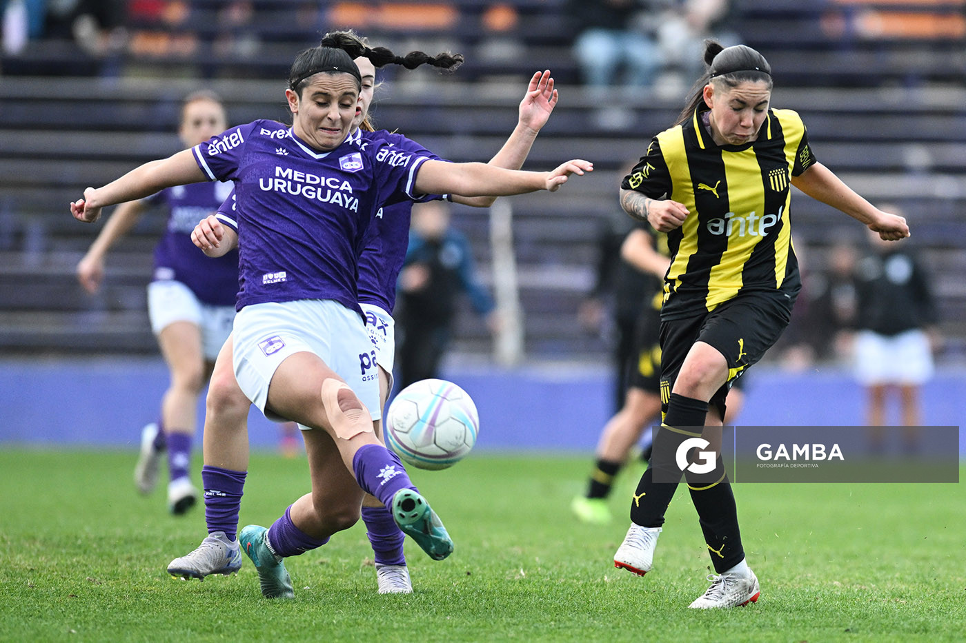 Camila Santos, de Defensor Sporting. Campeonato Uruguayo de Fútbol Femenino. Estadio Luis Franzini.