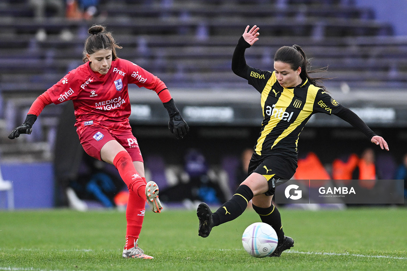 Romina Olmedo, golera de Defensor Sporting. Campeonato Uruguayo de Fútbol Femenino. Estadio Luis Franzini.