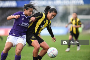 Sasha Larrea, de Peñarol. Campeonato Uruguayo de Fútbol Femenino. Estadio Luis Franzini.