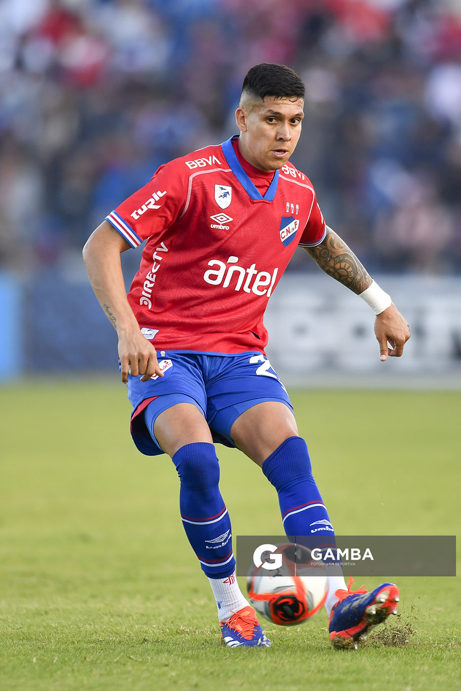 Julián Millán, de Nacional. Torneo Intermedio. Estadio Silvestre Octavio Landoni.