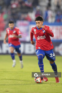 Exequiel Mereles, de Nacional. Torneo Intermedio. Estadio Silvestre Octavio Landoni.
