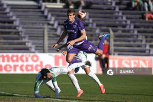 Augusto Cambón, de Defensor Sporting. Torneo Intermedio. Estadio Luis Franzini.