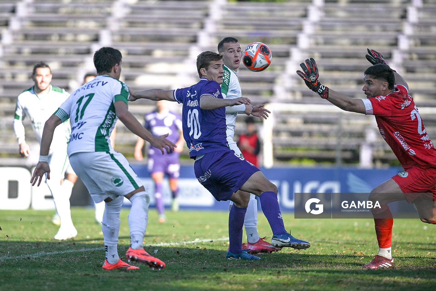 Augusto Cambón, de Defensor Sporting. Torneo Intermedio. Estadio Luis Franzini.