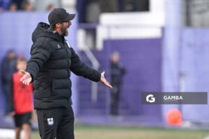 Ignacio Ithurralde, director técnico de Defensor Sporting. Torneo Intermedio. Estadio Luis Franzini.