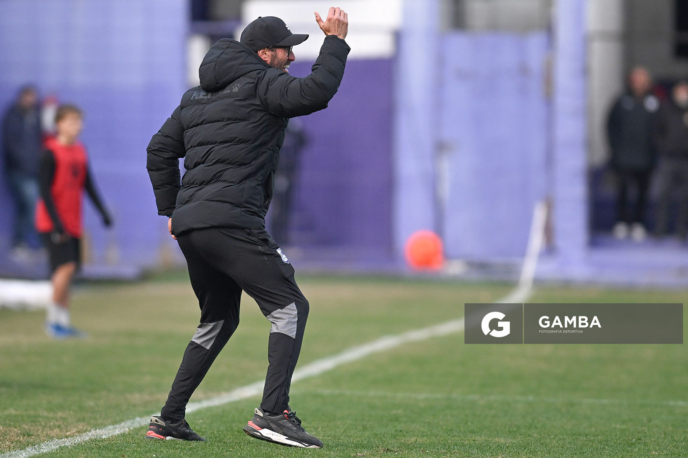 Ignacio Ithurralde, director técnico de Defensor Sporting. Torneo Intermedio. Estadio Luis Franzini.