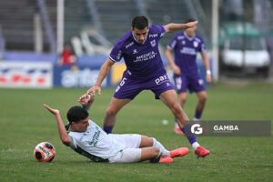 Juan Viacaba, de Defensor Sporting. Torneo Intermedio. Estadio Luis Franzini.