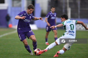 Lucas Agazzi, de Defensor Sporting. Torneo Intermedio. Estadio Luis Franzini.