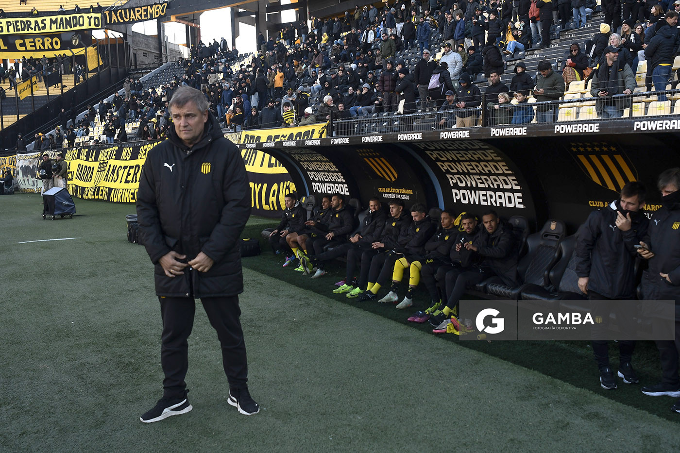 Diego Aguirre, director técnico de Peñarol, Torneo Intermedio. Estadio Campeón del Siglo.