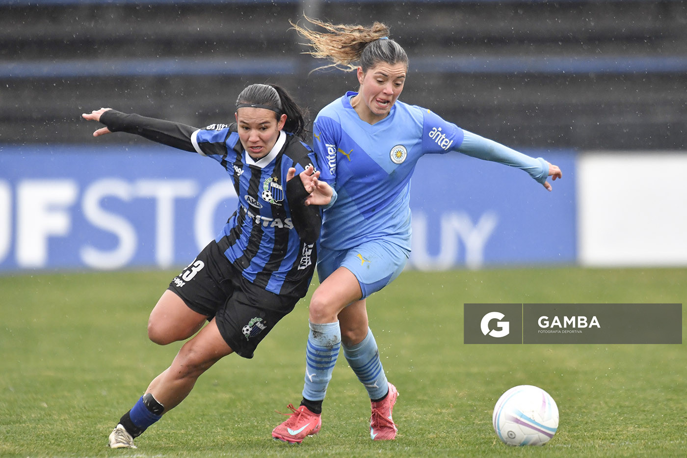 Camila Iriarte, de Montevideo City Torque. Campeonato Uruguayo de Fútbol Femenino. Estadio Belvedere.