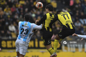 Nahuel Herrera, de Peñarol, Torneo Intermedio. Estadio Campeón del Siglo.