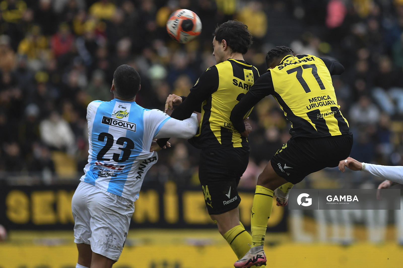 Nahuel Herrera, de Peñarol, Torneo Intermedio. Estadio Campeón del Siglo.