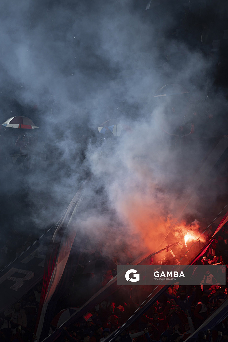 Hinchas de Nacional. Torneo Intermedio. Estadio Gran Parque Central.